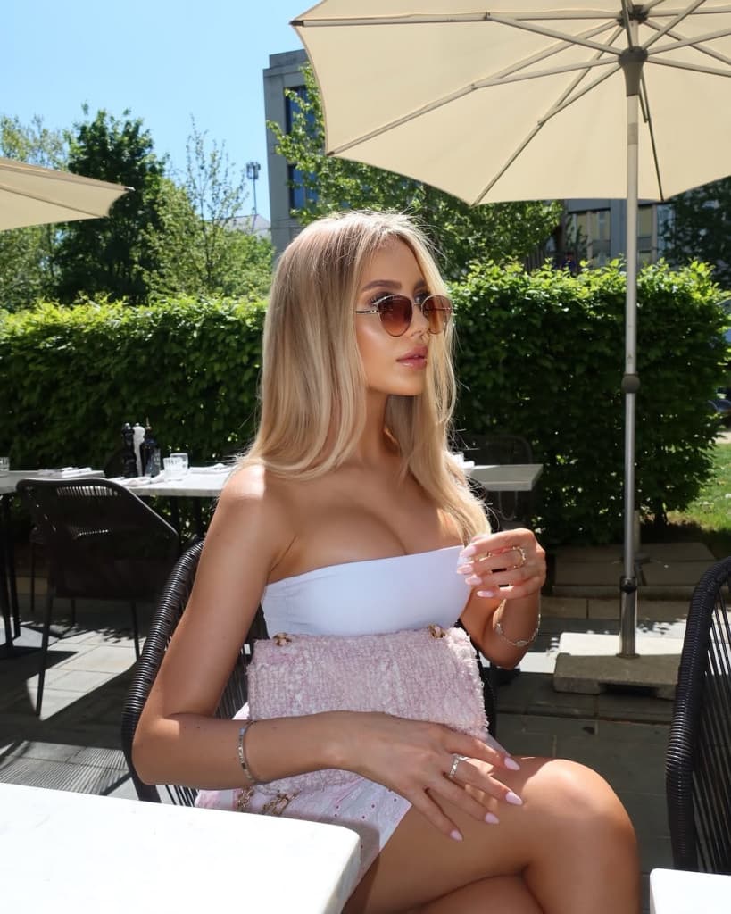 Bella - escort photo 7 in Dubai