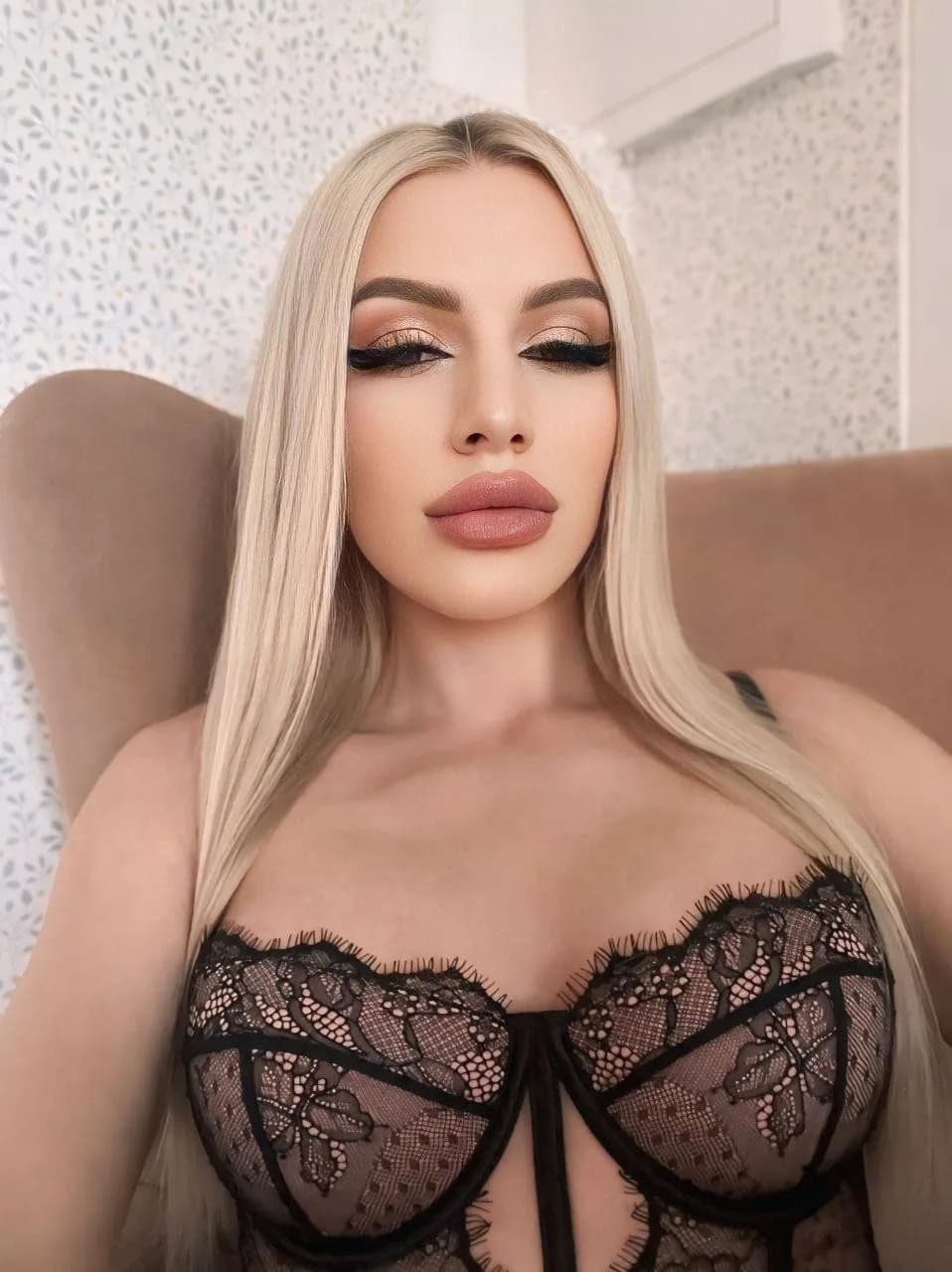 Nika - escort photo 1 in Dubai