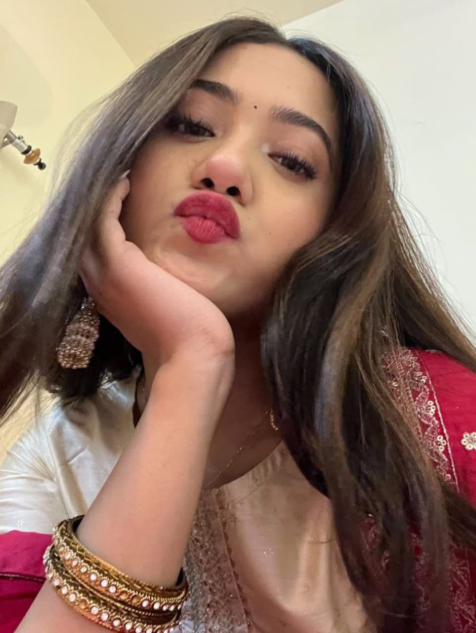 Sakshi sing - صورة مرافقة 4 في Dubai