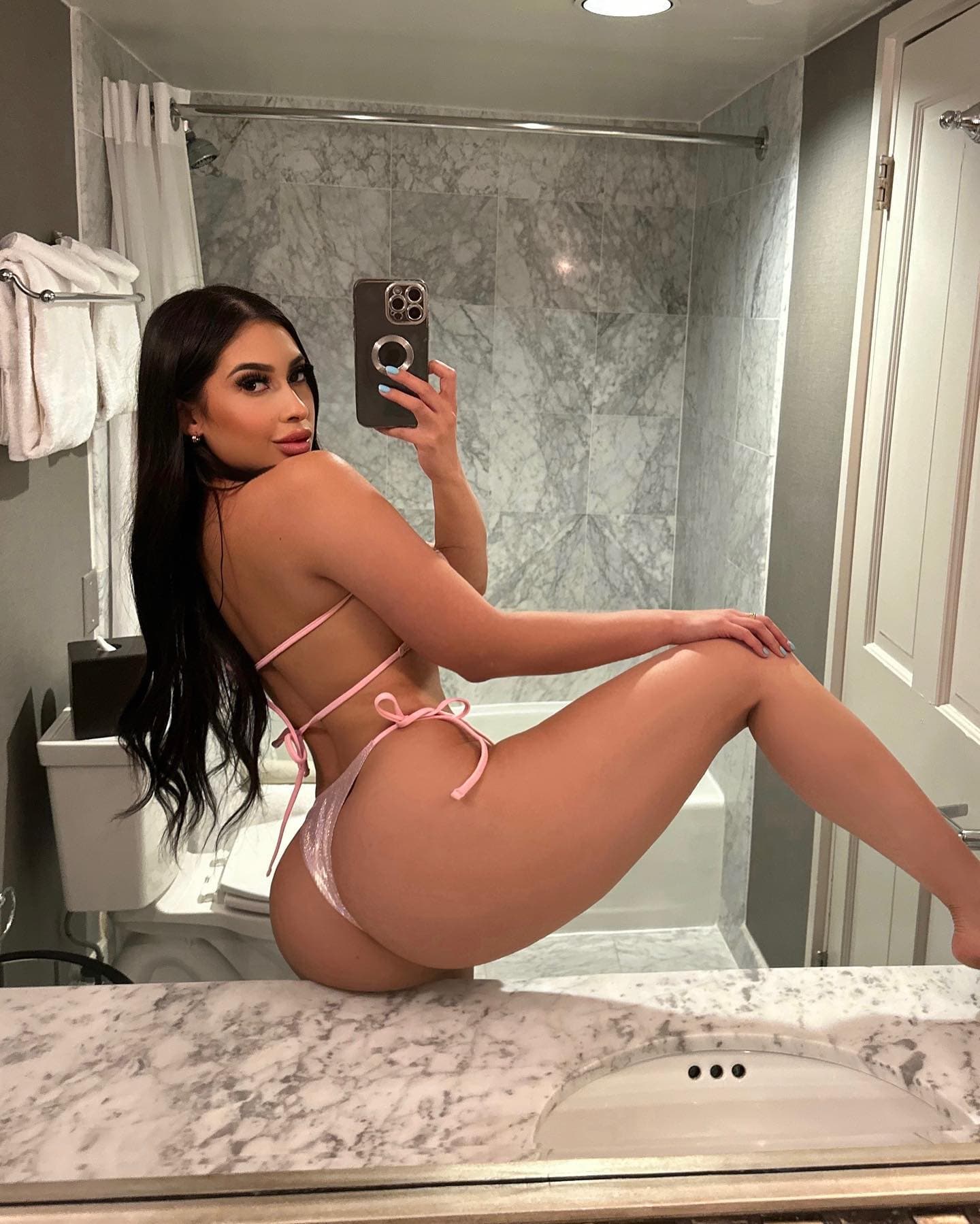 Explore Your Desires Escort Karina Business Bay - صورة مرافقة 3 في Dubai