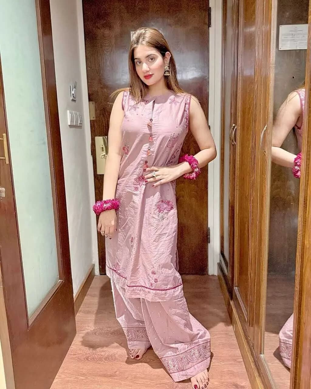 Komal - escort photo 5 in Dubai