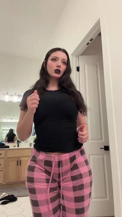 Linda - фото эскорт 4 в Dubai