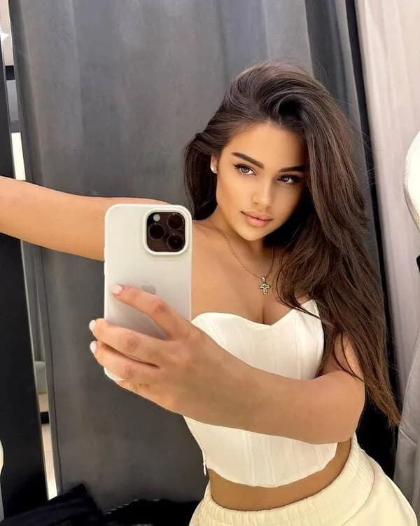 Alice - escort photo 3 in Dubai