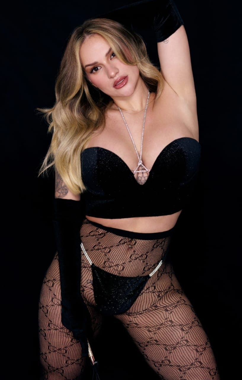 Karol - escort photo 5 in Dubai