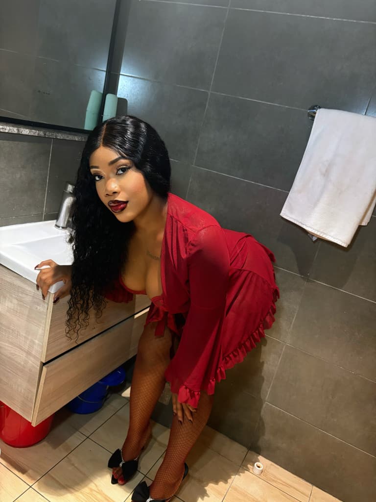 Betty - escort photo 3 in Dubai