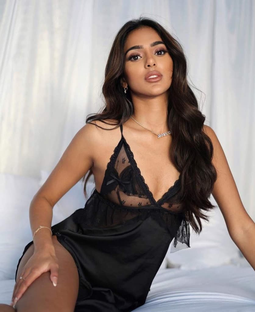 Mina - escort photo 5 in Dubai