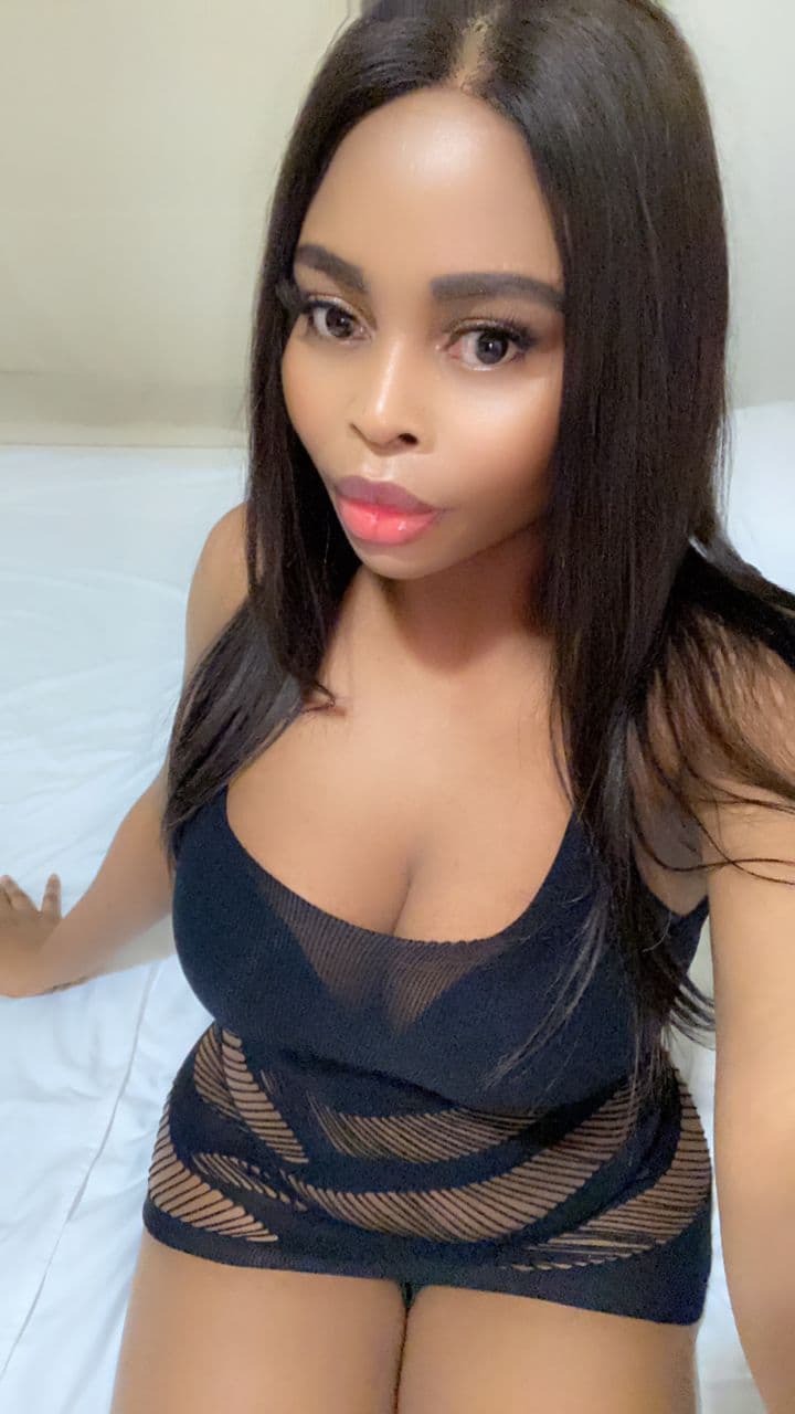 Lola - escort photo 2 in Dubai