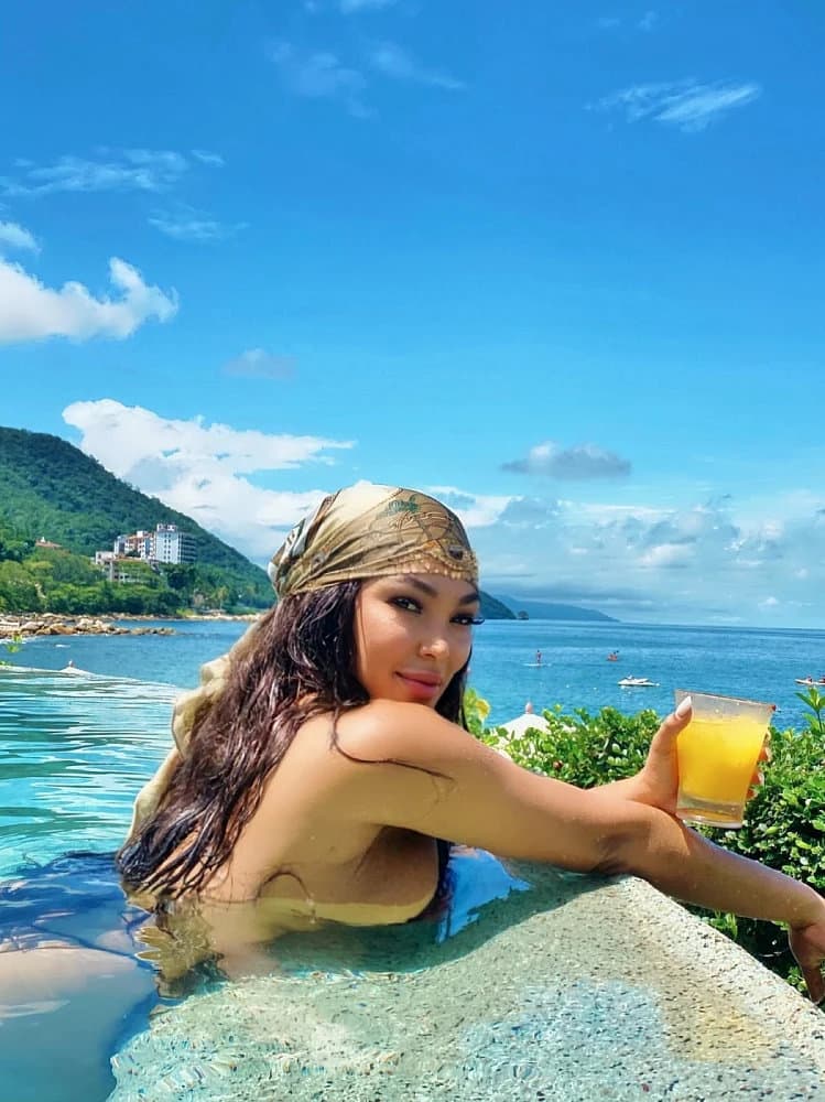 Riley Kai - escort photo 4 in Dubai