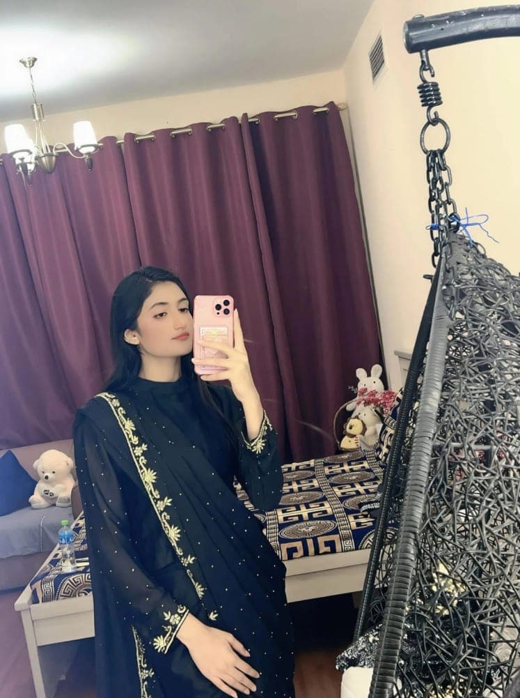 Arohi Sharma - фото эскорт 5 в Dubai