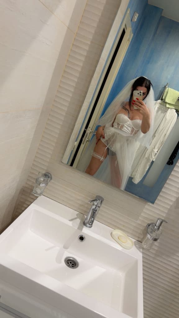 Diana - escort photo 11 in Dubai