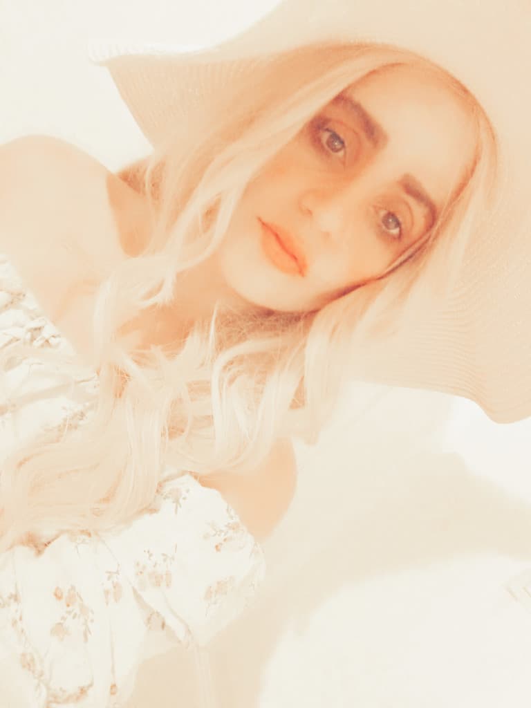 Sparkling - escort photo 1 in Dubai