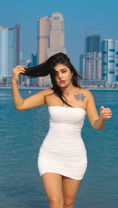 Indian escort Sanna wants to meet tonight