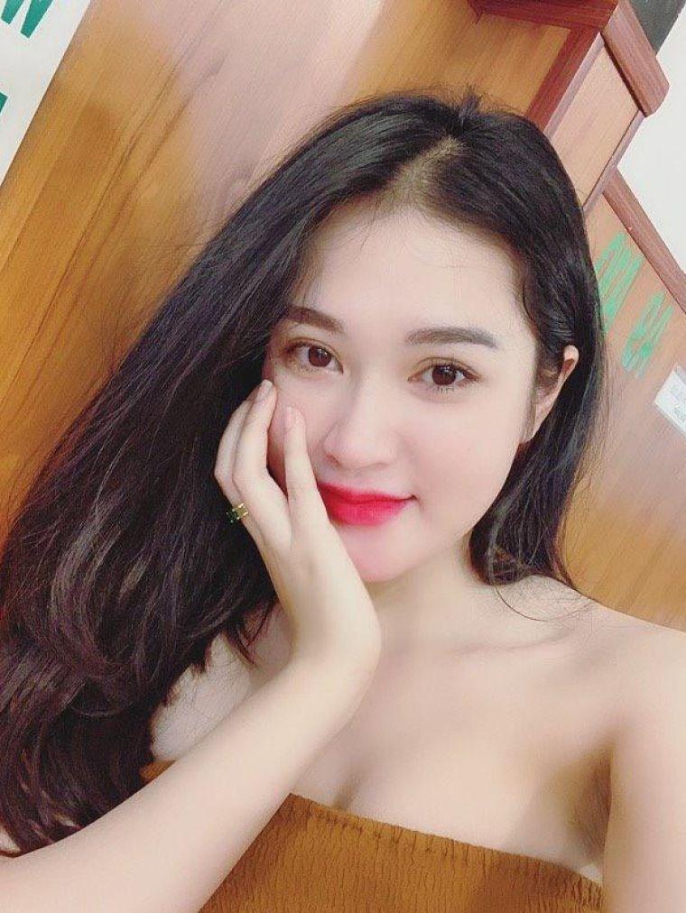 Female escort service from charming Apple in Dubai